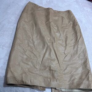Vintage Elegant Tan Leather Skirt size 42 with pockets made in Italy
